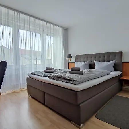 Zwehrener Hof 3*
